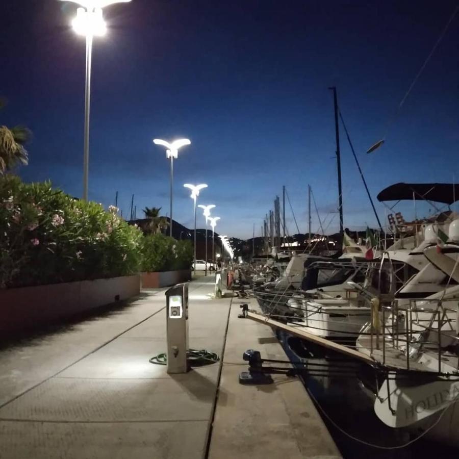 Bed And Boat Holiday Hotell La Spezia Exteriör bild