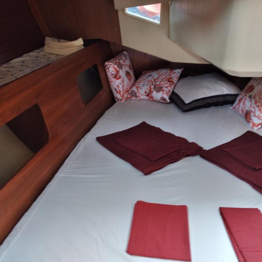 Bed And Boat Holiday Hotell La Spezia Exteriör bild