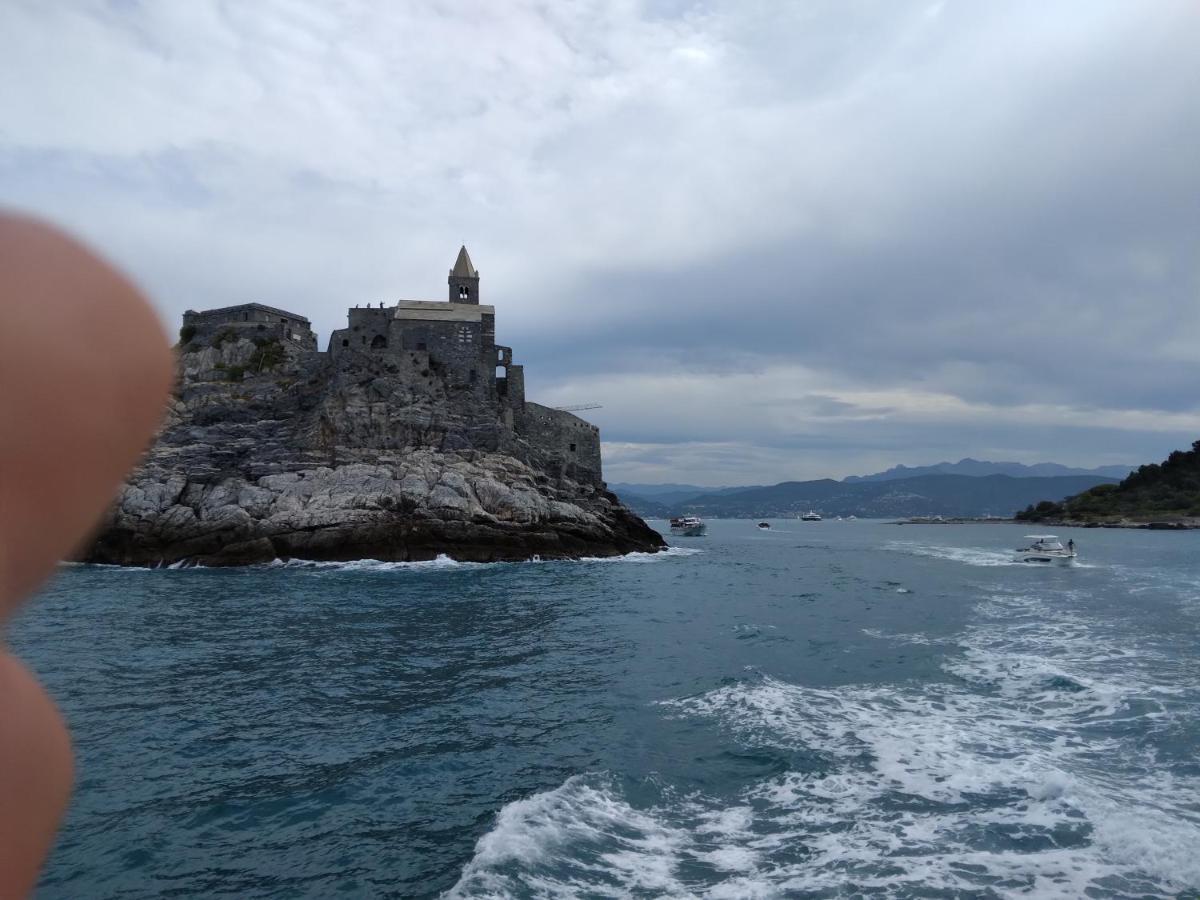 Bed And Boat Holiday Hotell La Spezia Exteriör bild
